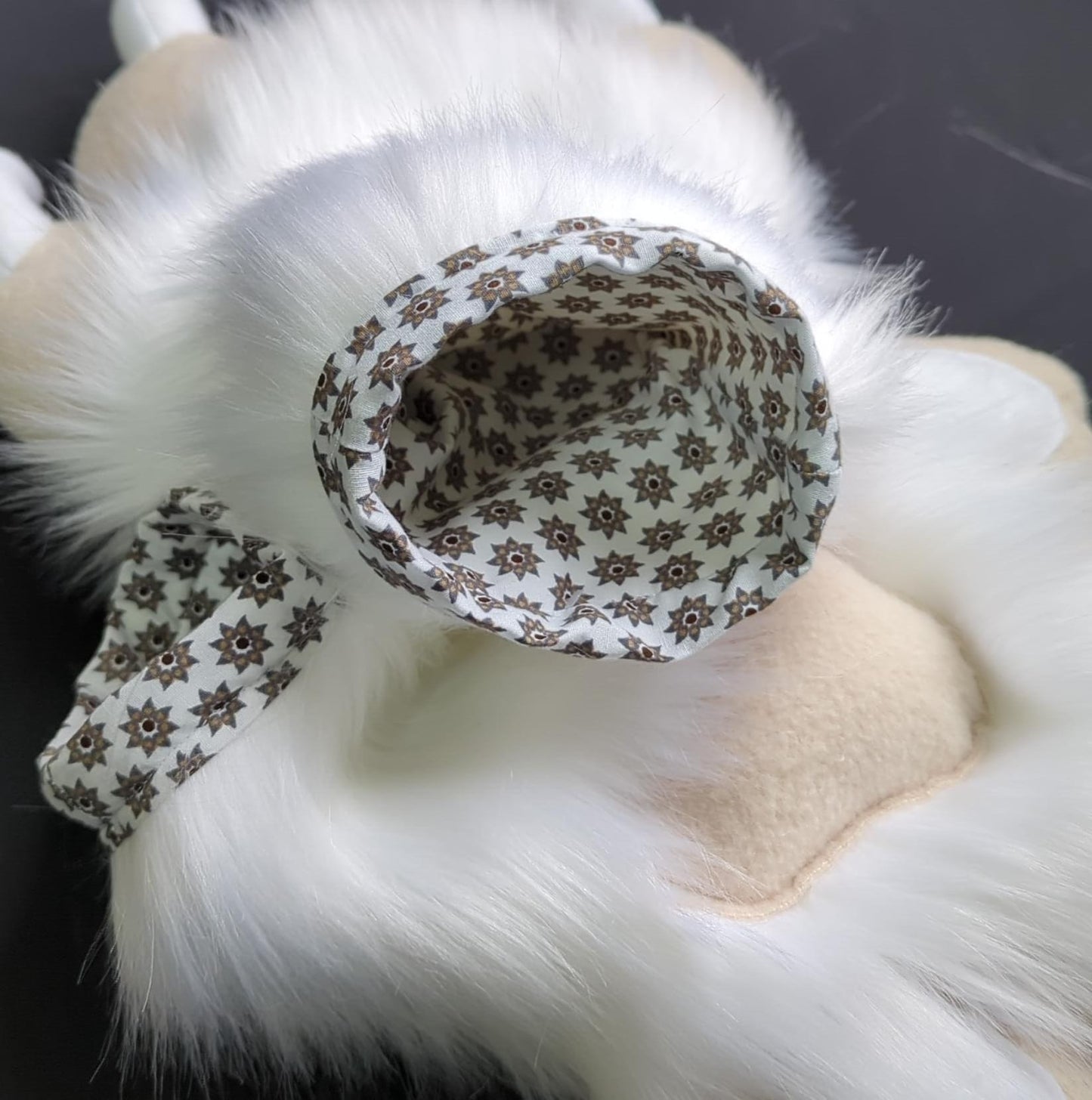 Hand Paws "Snowy Dunes"